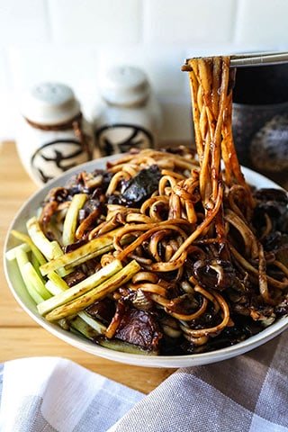Makanan Drama Korea Jajangmyeon